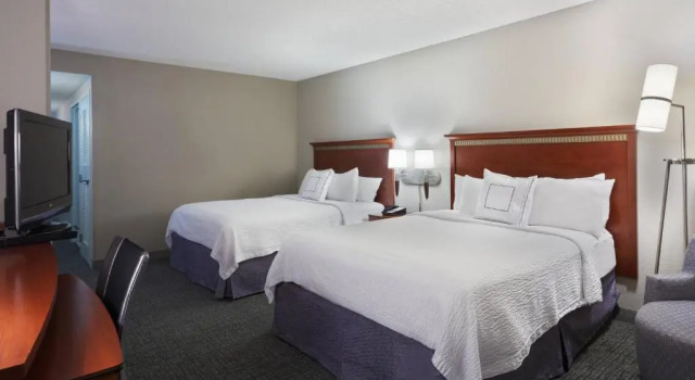 Четырёхместный номер Standard Courtyard by Marriott Little Rock Downtown