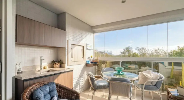 Apt w/ Grill 800m From the Beach, Jurere Sca0208