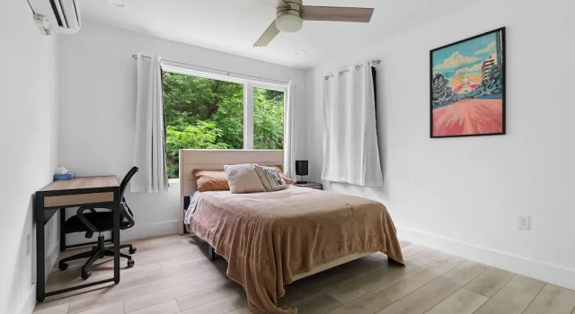 Upstay - 2-home Duplex - Sleeps 37 w Hot Tub BBQ, Book Hotel Austin Greater Austin, nær Downs Park