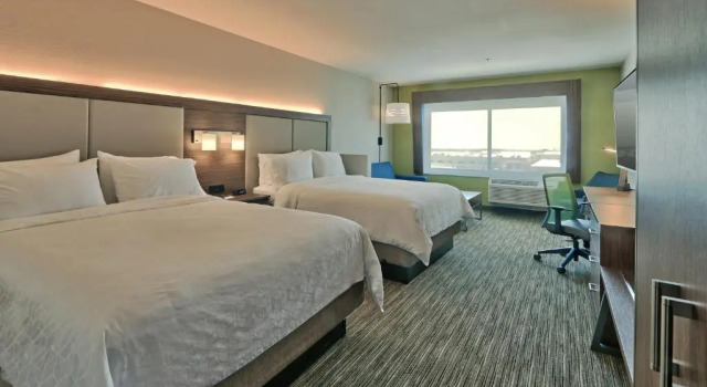 Четырёхместный номер Standard Holiday Inn Express & Suites Albuquerque East by IHG