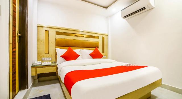OYO 63367 Hotel B G Palace, Забронировать Отель Пахар-Ганж Нью-Дели, рядом с Рынок Садар-Базар