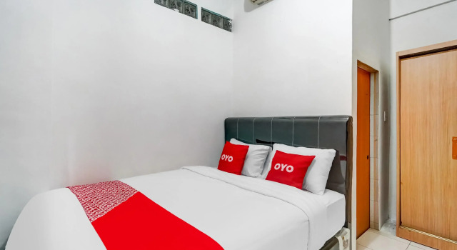 Номер Standard Hotel O Wilson HomestayNearRSU Bunda Thamrin
