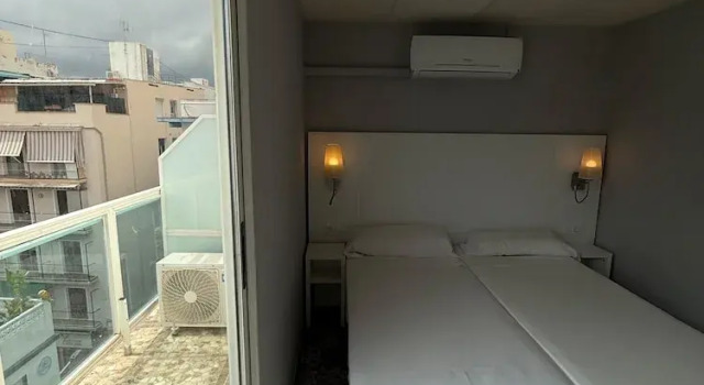 Hostal B y B Benidorm, Забронировать Хостел Отели Бенидорм с завтраком, рядом с Boca del Calvari Museum, Завтраки