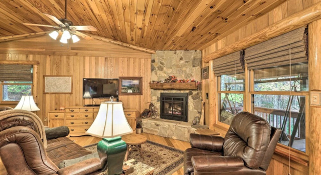 Fletcher Cabin: Wraparound Deck & Pond Access, Book Hotel Fletcher North Carolina