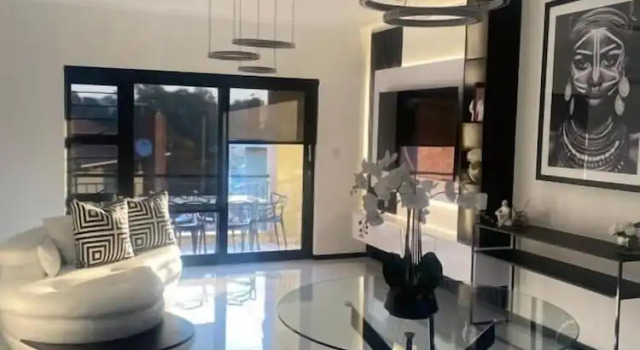 Luxury 2 Bedroom Apartment Near Monte Casino, Johannesburg