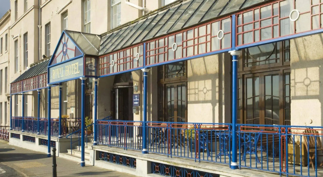 Royal Whitby, Забронировать Отель Отели Англии 3 звезды, 3*