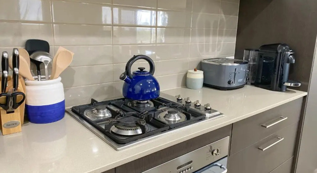 Luxury 3BR Hot Spring Retreat with KING Bed - Metung