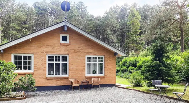 Коттедж 4 person holiday home in Hadsund