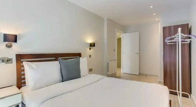 Spacious 1 Bed Near Tube in East London