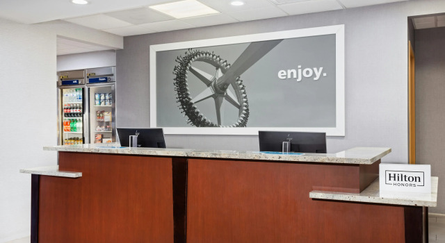 Hampton Inn & Suites Orlando Intl Dr N, Buchen Sie Hotel Doctor Phillips USA