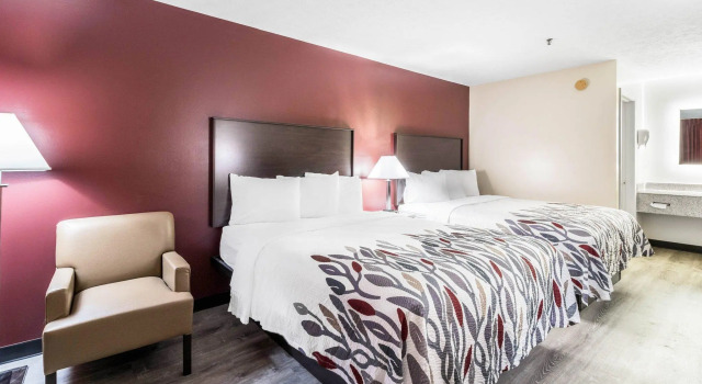 Четырёхместный номер Deluxe Red Roof Inn Cadiz