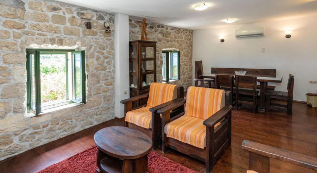 Stunning Home in Duboka With 5 Bedrooms, Wifi and Outdoor Swimming Pool