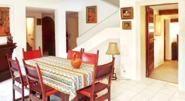House With 4 Bedrooms in La Gaude, With Wonderful Mountain View, Priva