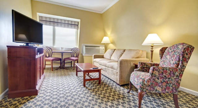 Wyndham Bay Voyage Inn, Varaa Hotelli Jamestown Rhode Island