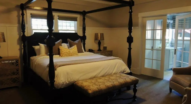 Люкс Deluxe Huff House Inn and Cabins