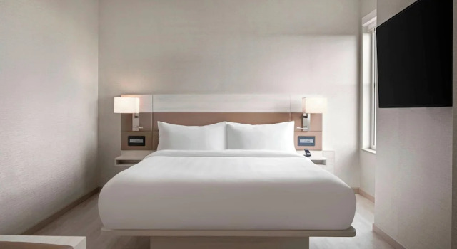 Люкс AC Hotel by Marriott Gainesville Downtown