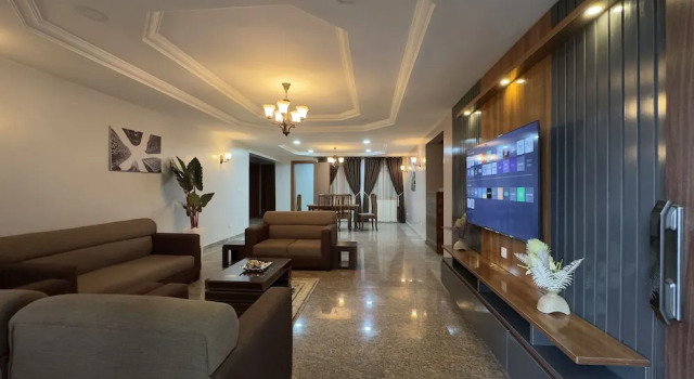 Семейные апартаменты с балконом R & R Apartments