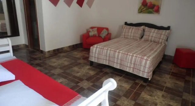 Трёхместный номер Standard с балконом Maison Aires Malcher
