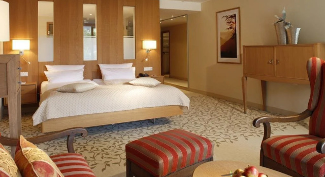 Golden Bridge Holiday Hotel, Book Hotel Hoteller i Suzhou med parkering, Parkering