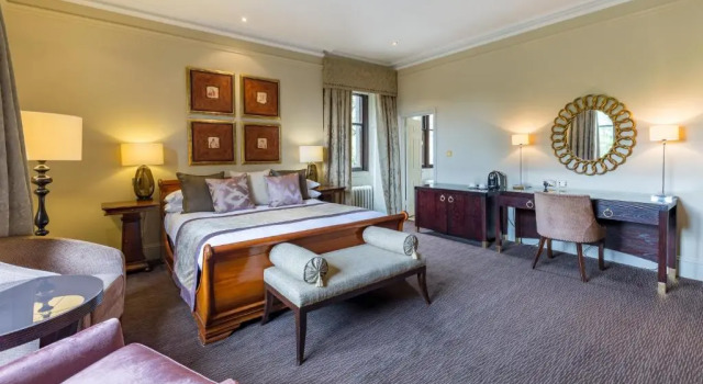 Номер Standard Nutfield Priory Hotel & Spa