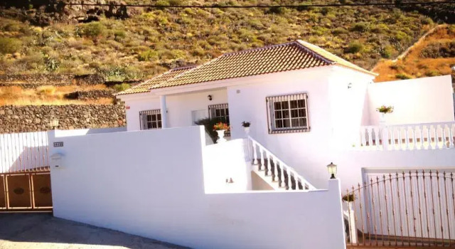 Holiday home Buganvilla, Забронировать Апартаменты/квартира Канделария Юг Тенерифе, рядом с Пляж Candelaria Beach