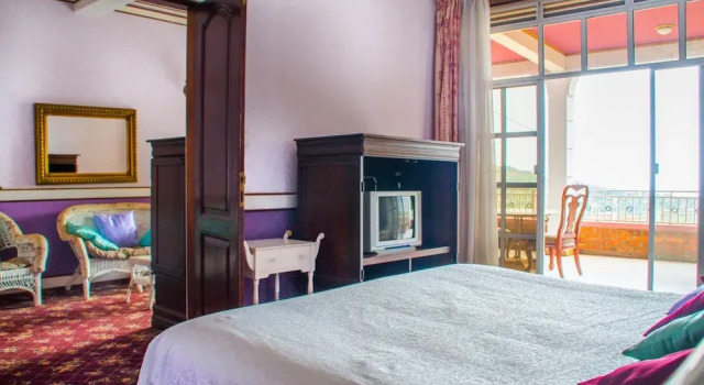 Люкс с видом на озеро Islet Hotel