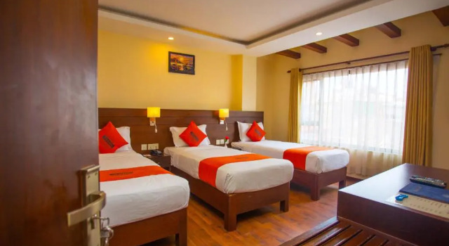 Трёхместный номер Deluxe Hotel Jay Suites