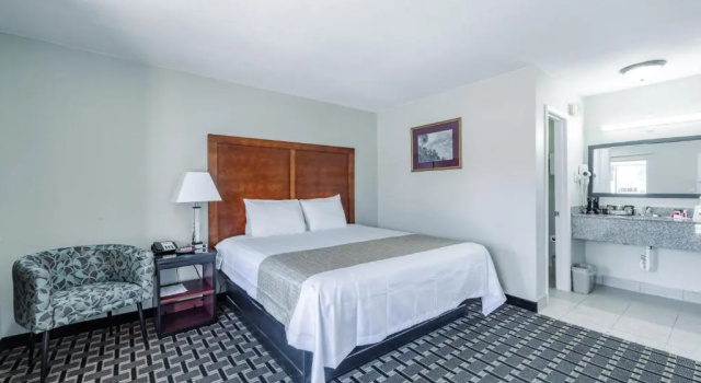 Номер Standard Travelodge by Wyndham Jackson I-40 Exit 82