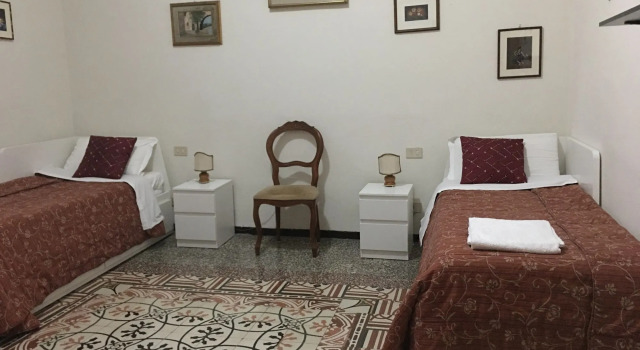 A Casa Doina Airport, Book Hotel Hotels in Pisa with Parking, Parking