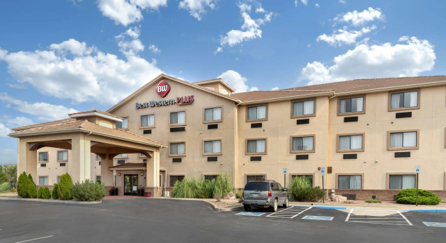 Best Western Plus Eagleridge Inn & Suites