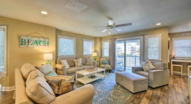 Апартаменты с 4 комнатами с балконом Wildwood Townhome w/ Patio: 1 Block To The Beach!