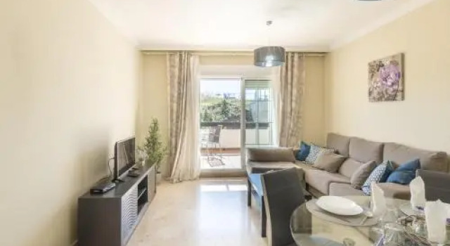 Residencial Duquesa apartemento 2058, Забронировать Апартаменты/квартира Отели Манилва с бассейном, Бассейн