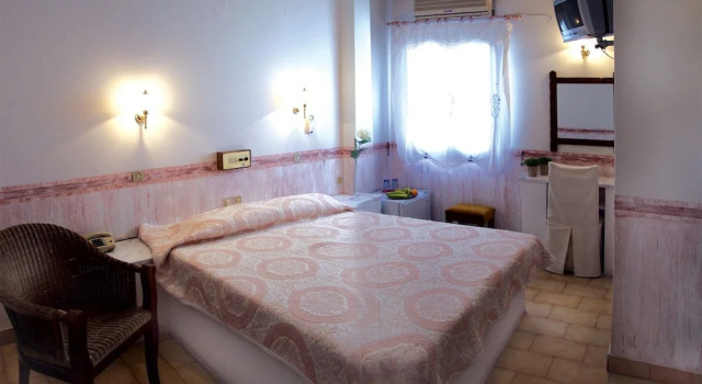 Двухместный номер Standard с балконом Byzance Hotel