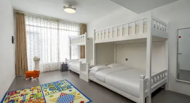 Четырёхместный семейный номер Standard Lafite Apple B&B
