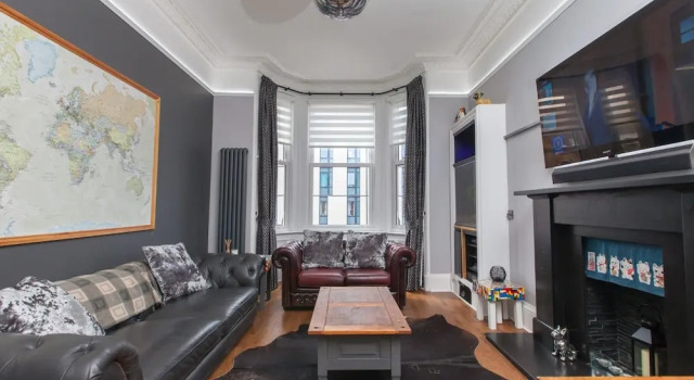Stylish Victorian City Centretenemant for 4, Забронировать Апартаменты/квартира Бротон Эдинбург, рядом с Железнодорожный вокзал Эдинбург-Уэверли