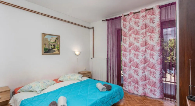 Beautiful Home in Njivice With Wifi and 2 Bedrooms, Prenota Casa vacanze Hotel a Isole Quarnerine con parcheggio, Parcheggio