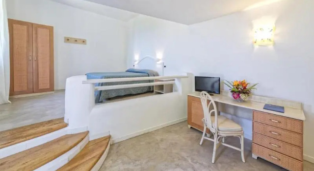 Трёхместный номер Standard с балконом Hotel Oasi Castiglione