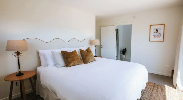 Penshurst - Lake Views - Sleeps 8