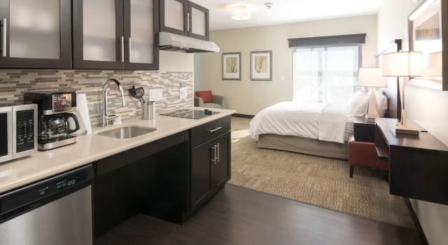 Двухместный номер Standard Staybridge Suites Saskatoon - University by IHG