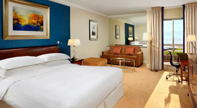 Двухместный клубный номер Standard Sheraton Skyline Hotel London Heathrow