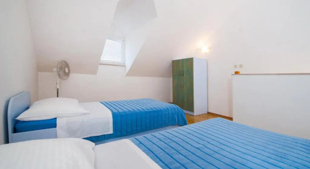 Апартаменты с видом на море Apartment Milna - with Swimming Pool & Amazing Seaviews, above Bijaka Beach