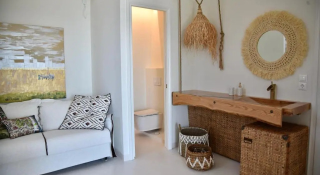 Elefthia Syros Exclusive Suite