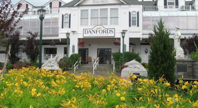 Номер Standard с видом на воду Danfords Hotel & Marina