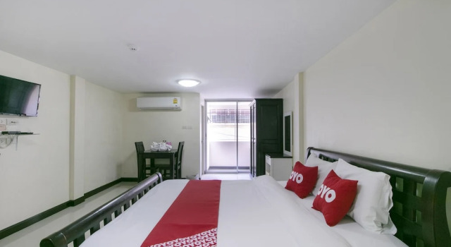 Номер Premier OYO 75390 Sunee Place Hotel