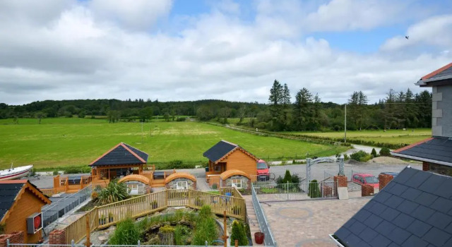 Семейный номер Deluxe Dulrush Fishing Lodge