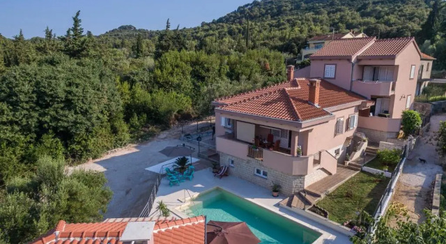 Апартаменты Apartments Jelavić