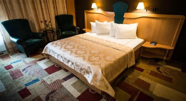 Одноместный номер Standard Ambassador Hotel