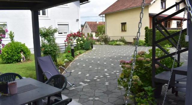 Студия с балконом и с красивым видом из окна House Burić