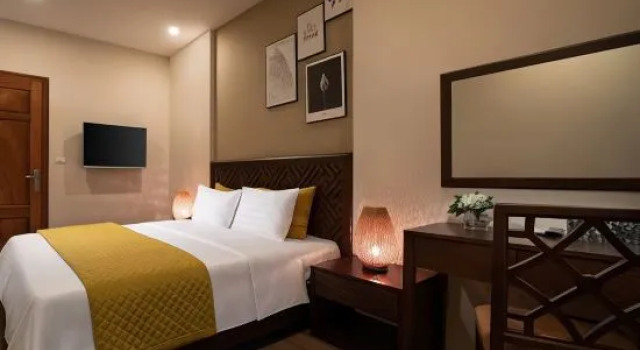 Номер Deluxe Hanoi Lakeside Premium Hotel & Travel