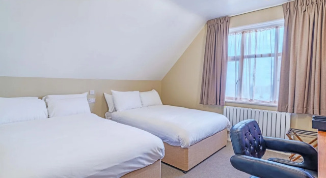 Suite Uno Thames Hotel Maidenhead -Reopened Brand New Again -FREE PARKING